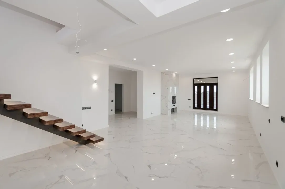 2-этажный дом, 4 комнаты, 220 м² — Изображение 2