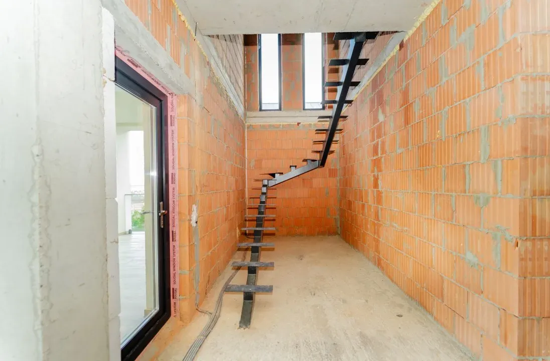 2-этажный дом, 3 комнаты, 210 м² — Изображение 3