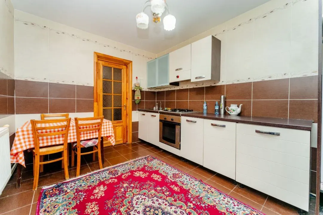 3-этажный дом, 5 комнат, 170 м² — Изображение 2