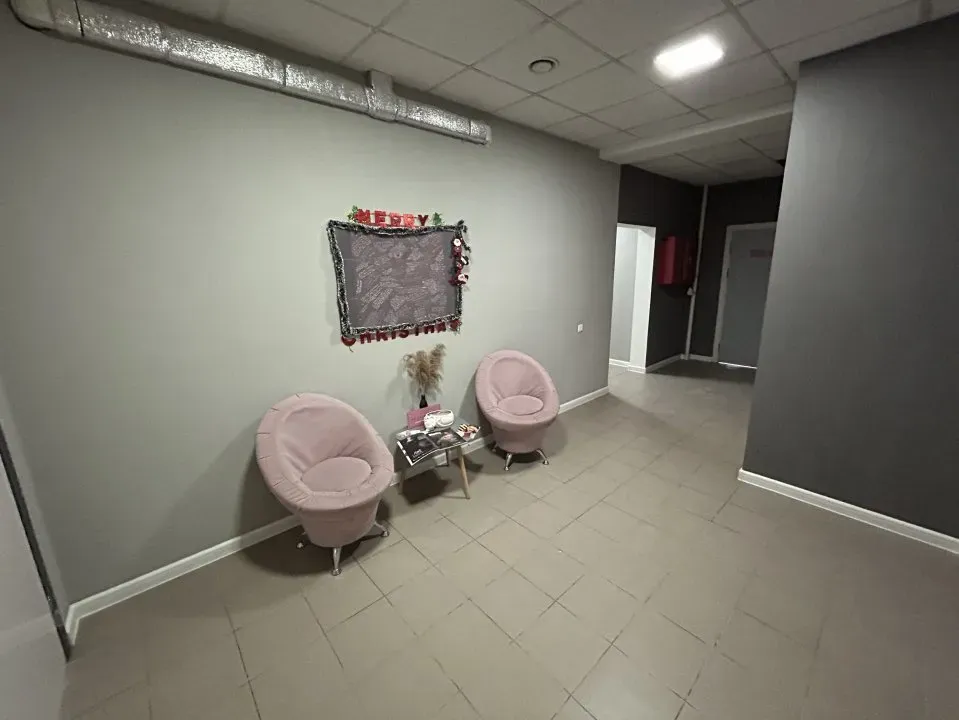 4-bedroom office, 99.8 m² — Image 4