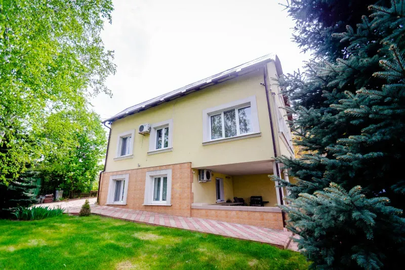 4-etaje casă, 5 camere, 214 m² — Imagine 1