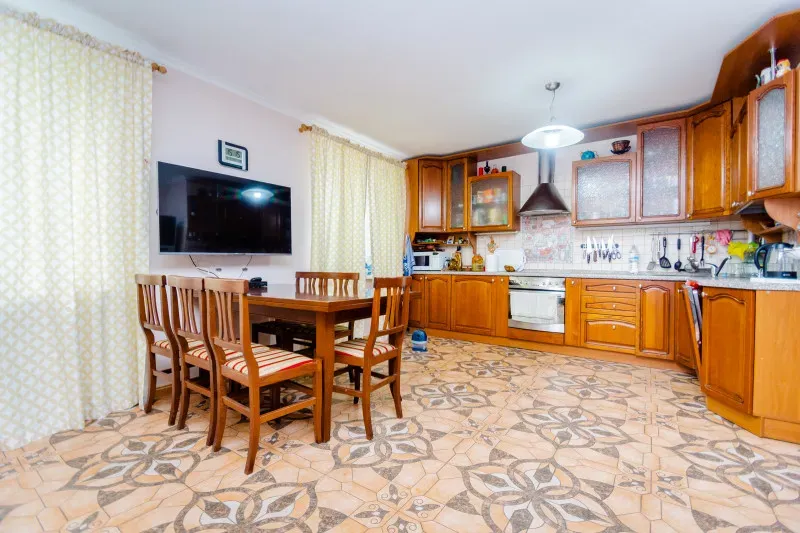 4-этажный дом, 5 комнат, 214 м² — Изображение 2