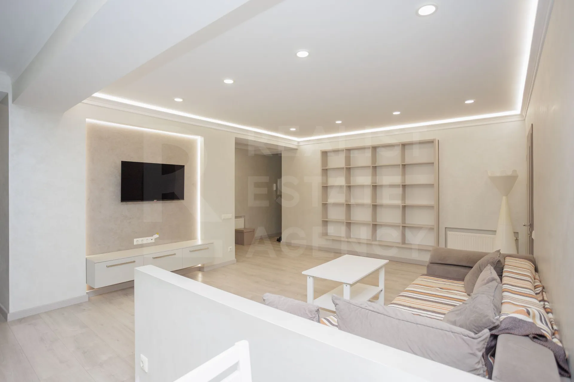 3-camere apartament, 96 m² — Imagine 1