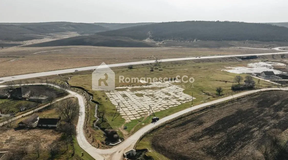 Teren comercial, 1.05 hectare — Imagine 1