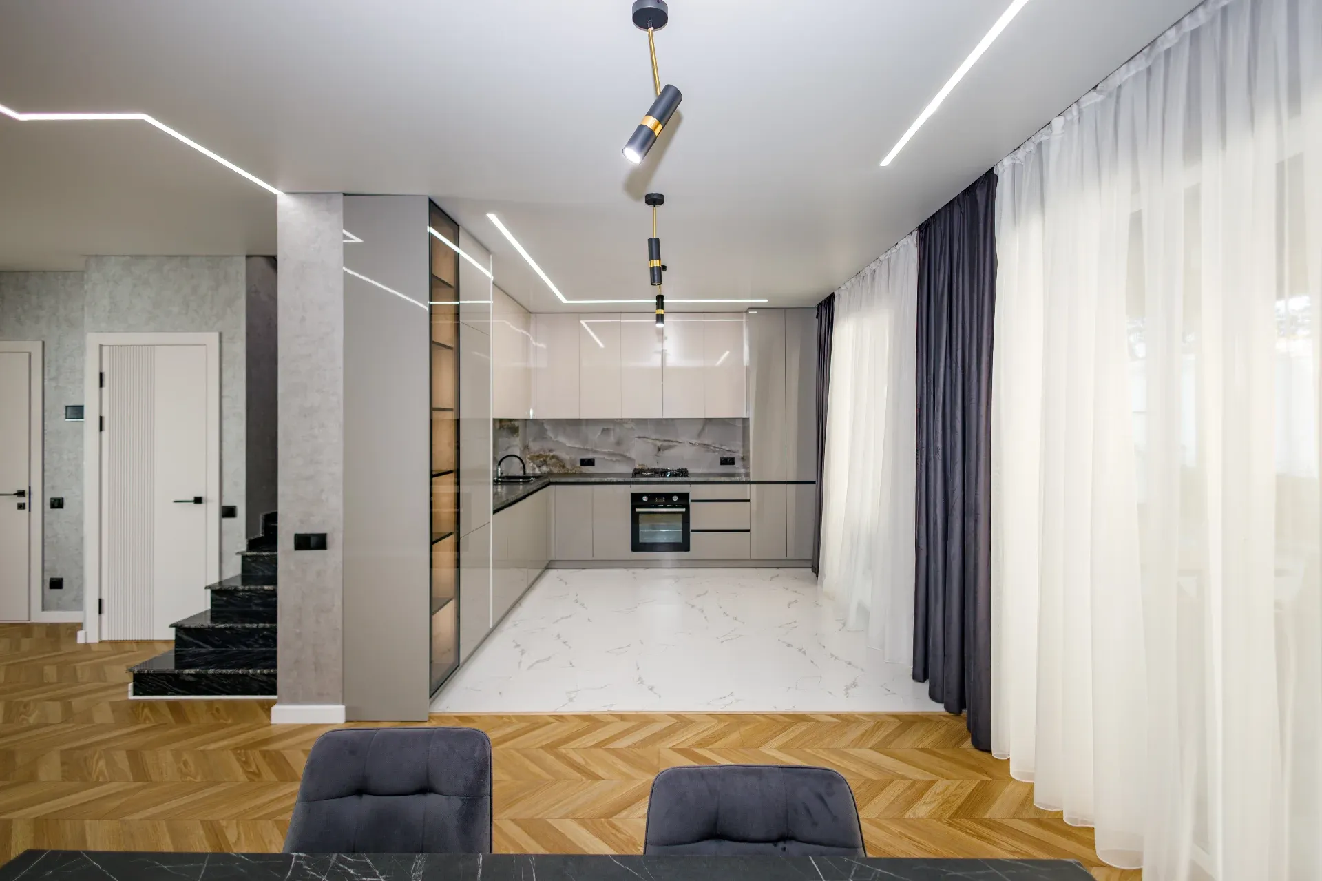 2-этажный дом, 4 комнаты, 165 м² — Изображение 2