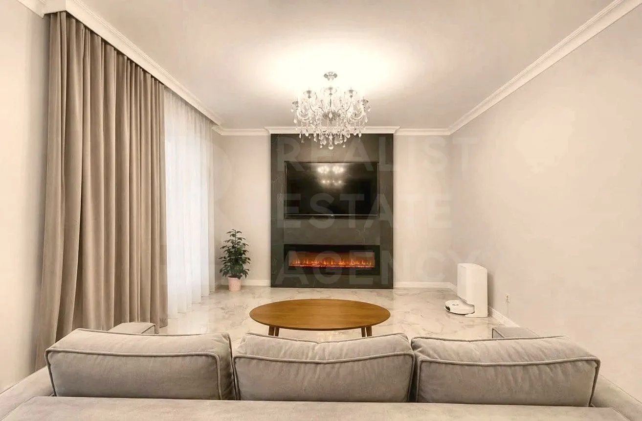 1-etaje casă, 3 camere, 170 m² — Imagine 2