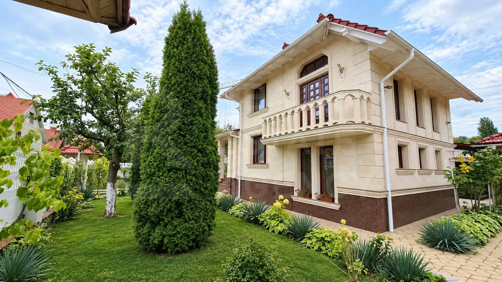 2-floor house, 5 rooms, 280 m² — Image 1