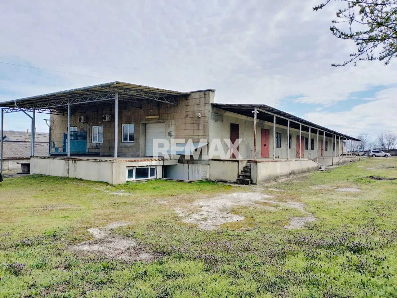 Warehouse, 2 272 m² — Image 1