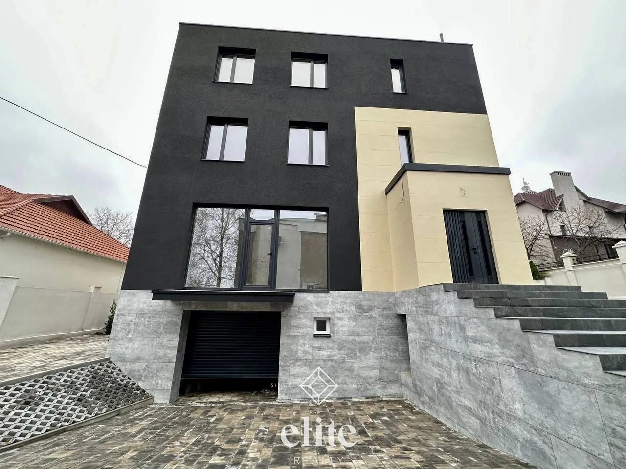 3-etaje casă, 5 camere, 400 m² — Imagine 3