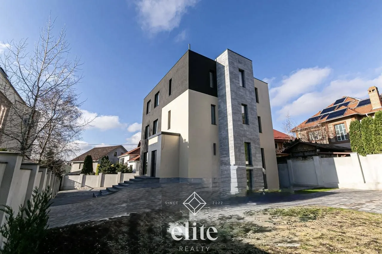 3-etaje casă, 5 camere, 400 m² — Imagine 2