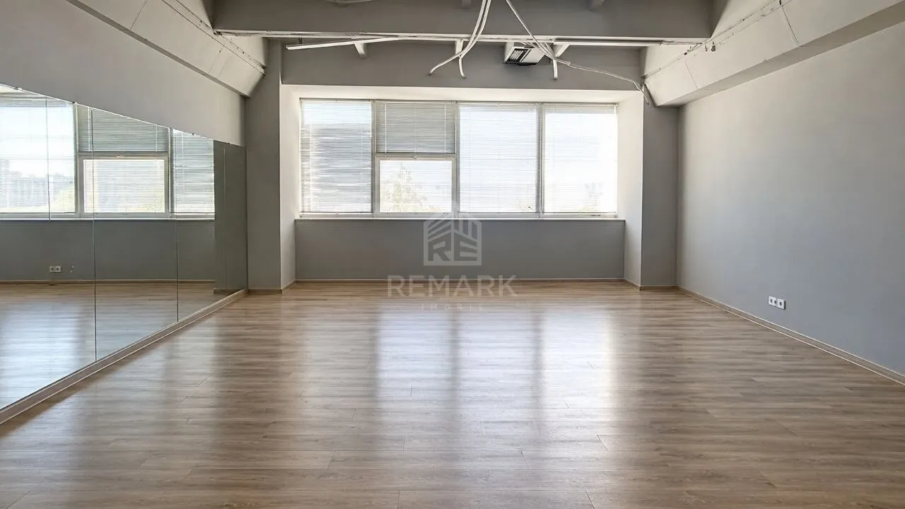 Office, 100 m² — Image 3