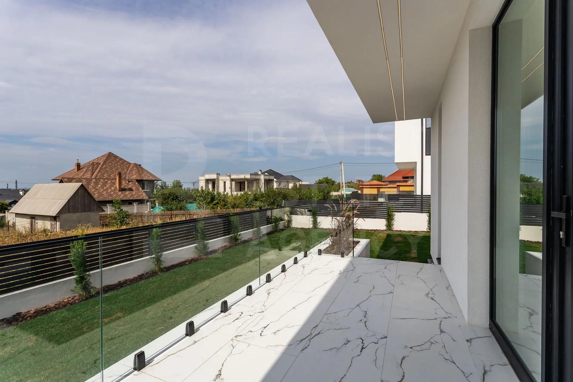 2-floor house, 5 rooms, 200 m² — Image 4
