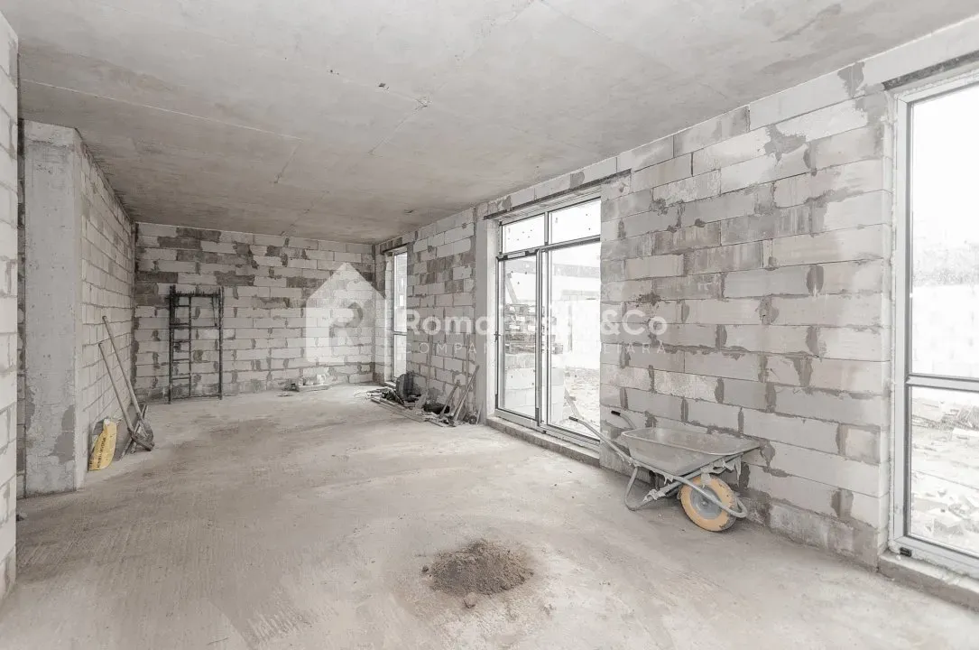 3-floor house, 4 rooms, 270 m² — Image 2