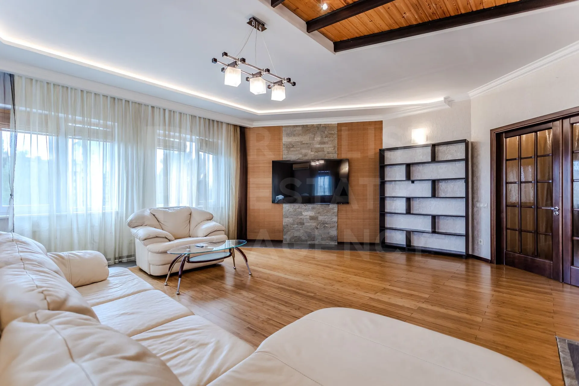 3-camere apartament, 142 m² — Imagine 1
