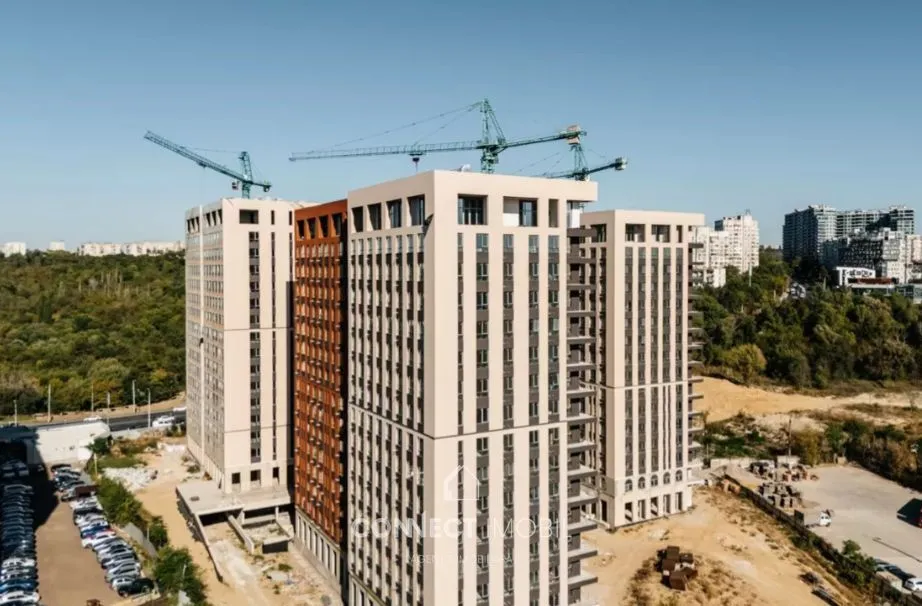 Free-purpose property, 670 m² — Image 2