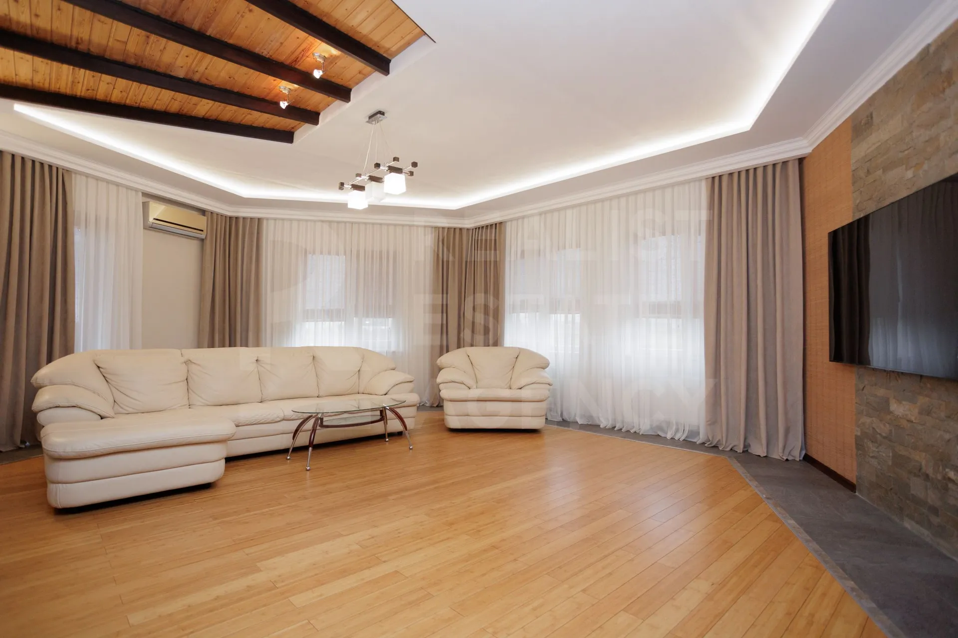 3-комнатная квартира, 142 м² — Изображение 1