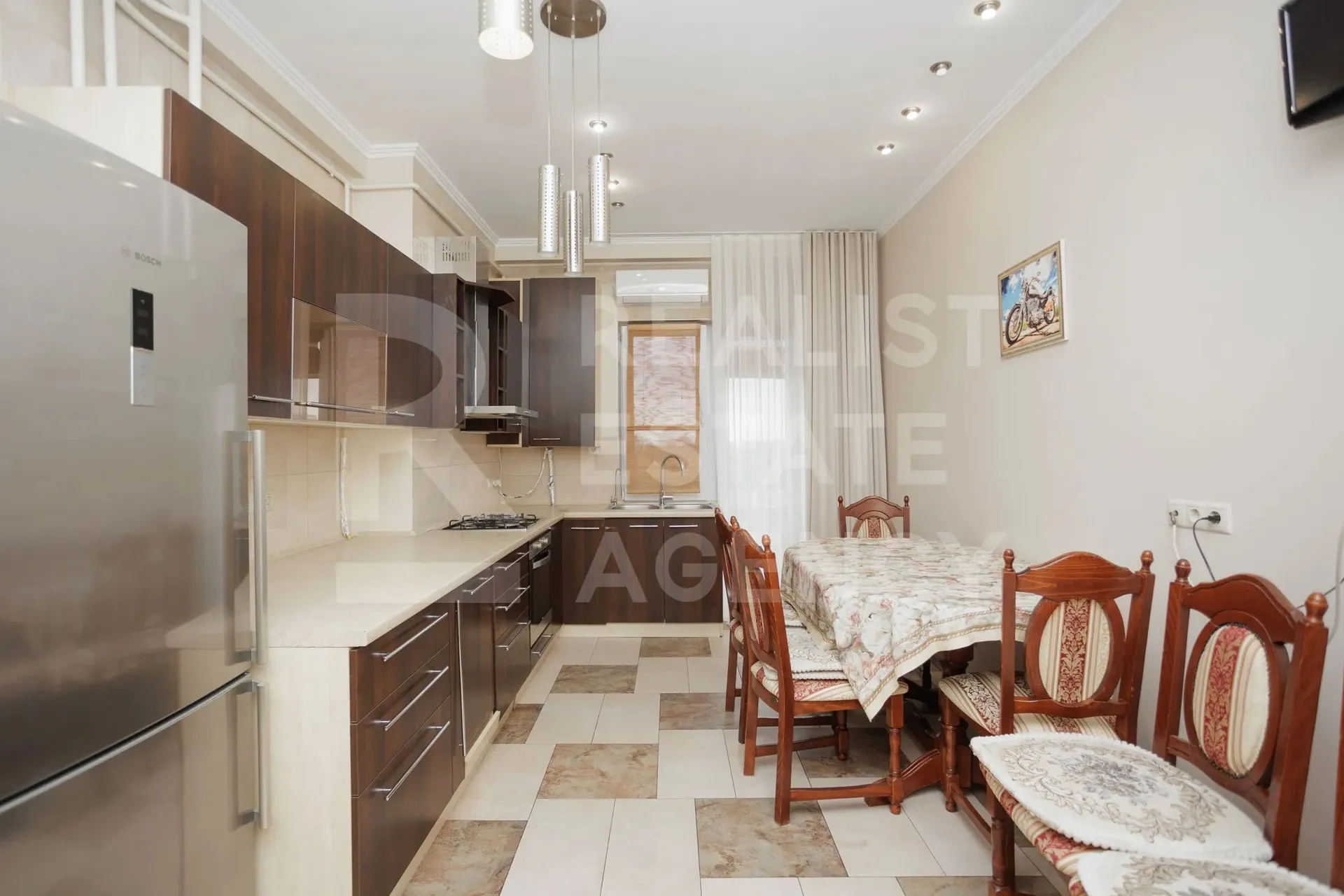 3-camere apartament, 142 m² — Imagine 2