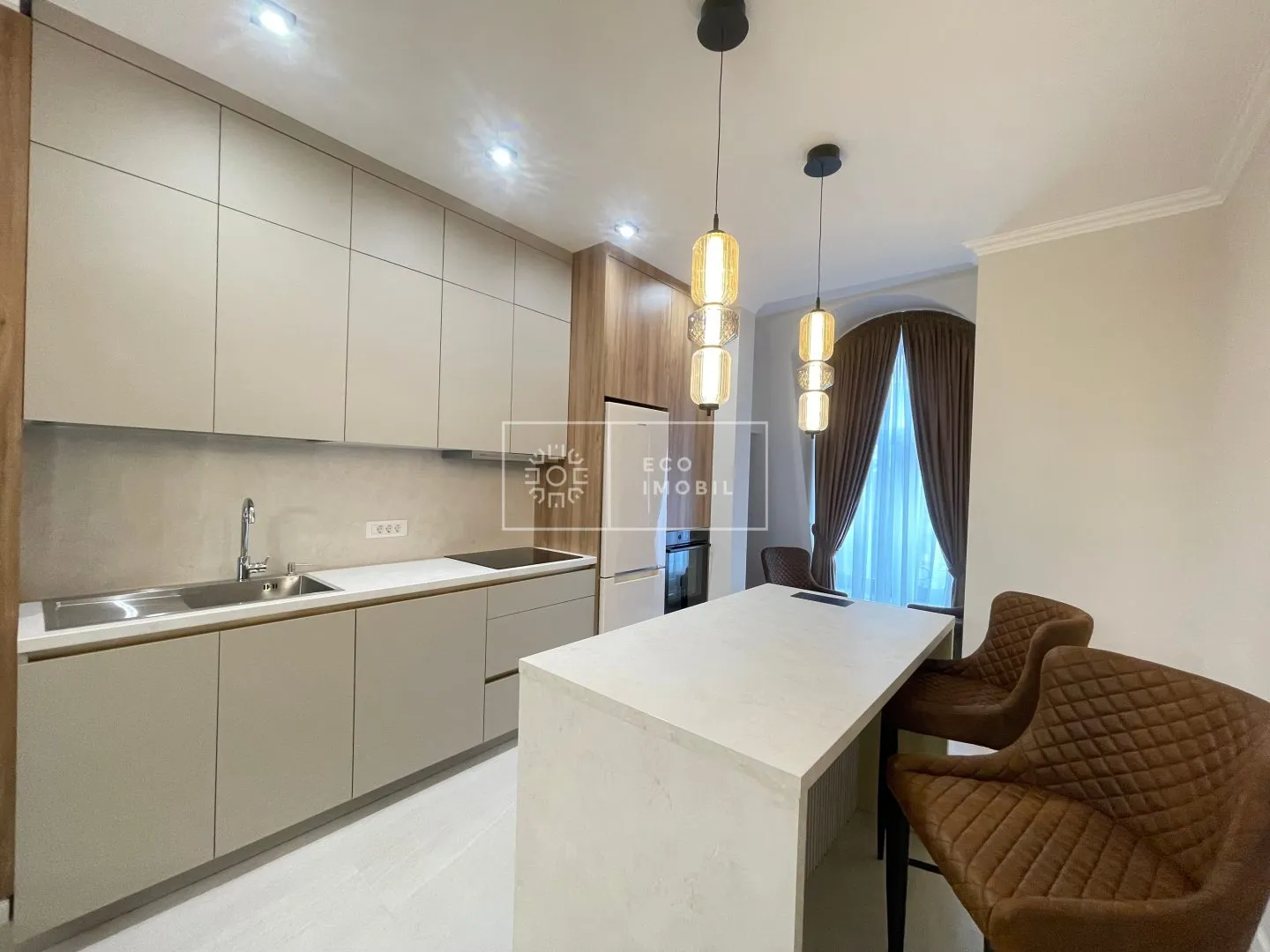 3-camere apartament, 140 m² — Imagine 1