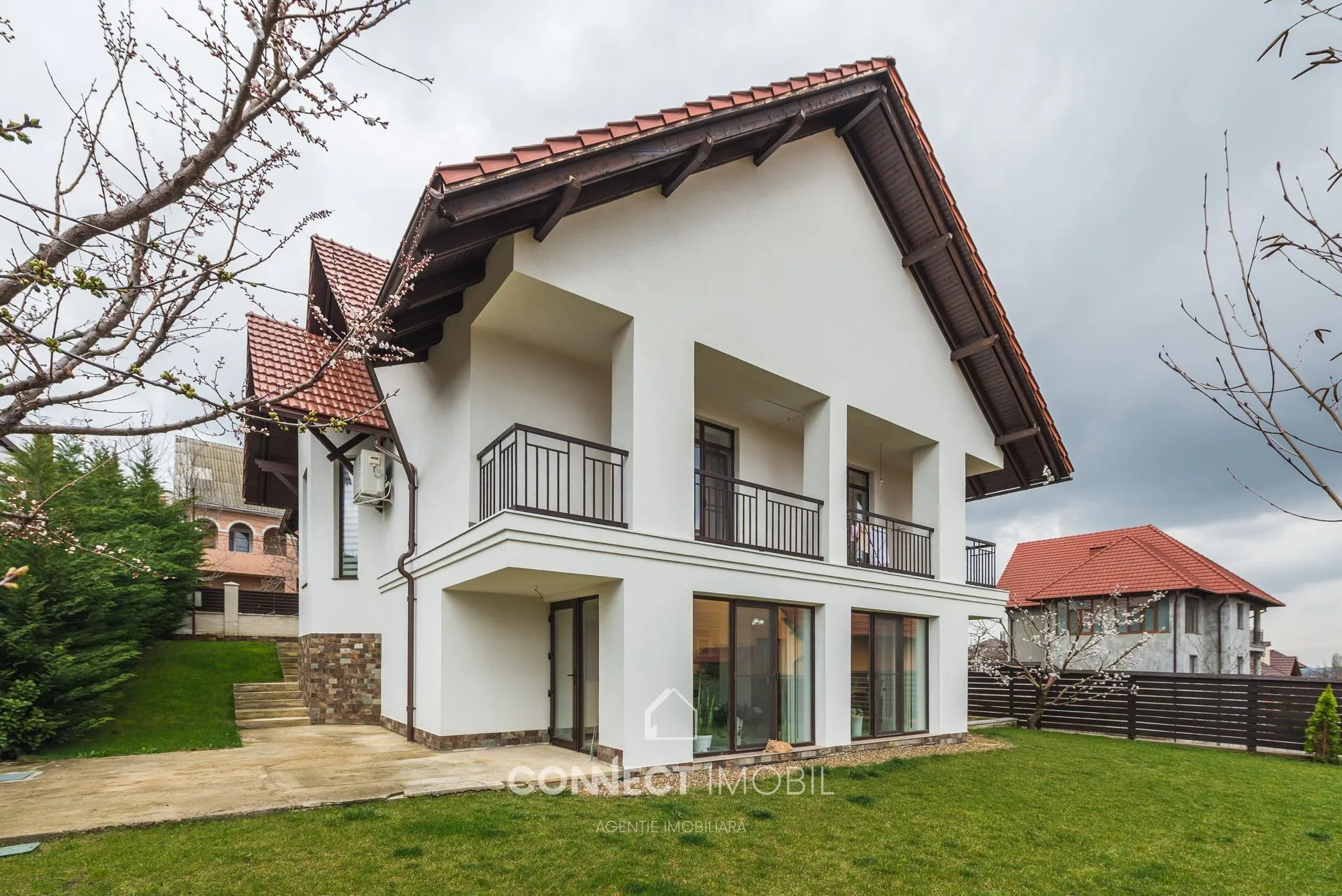 2-etaje casă, 270 m² — Imagine 1