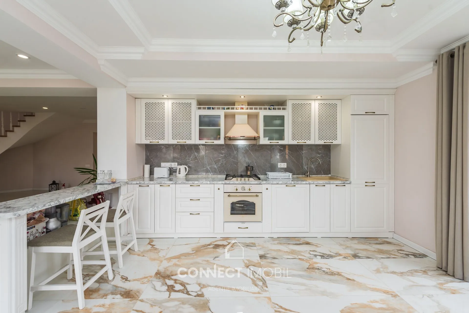2-etaje casă, 270 m² — Imagine 2