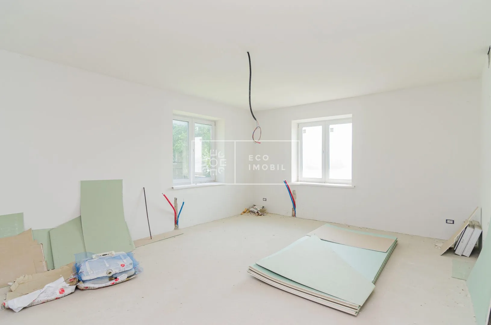 2-etaje casă, 3 camere, 240 m² — Imagine 2