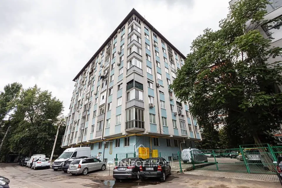 Spațiu comercial, 210 m² — Imagine 1
