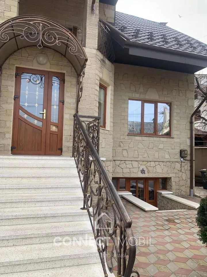 3-etaje casă, 210 m² — Imagine 1