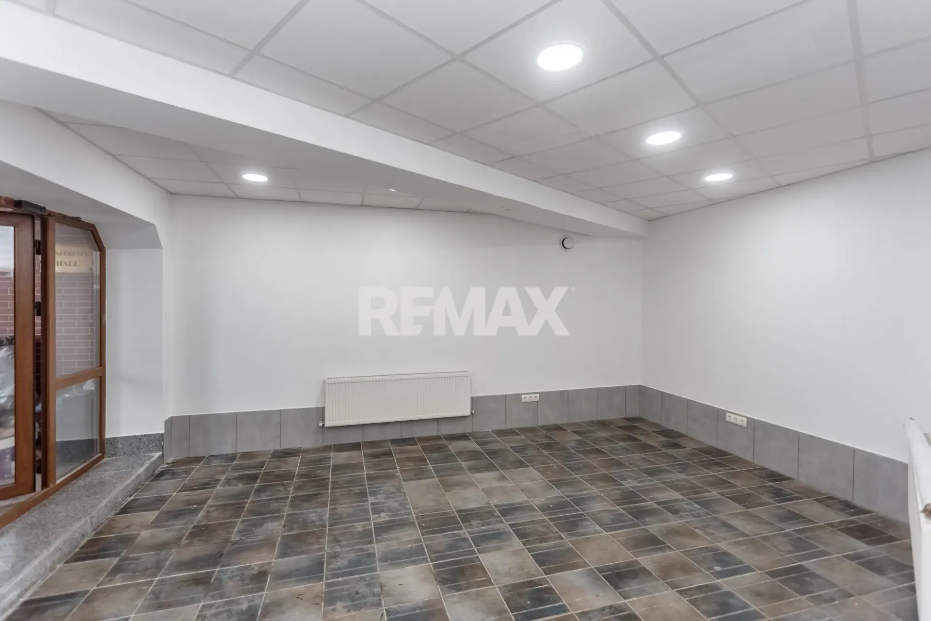 Free-purpose property, 110 m² — Image 1