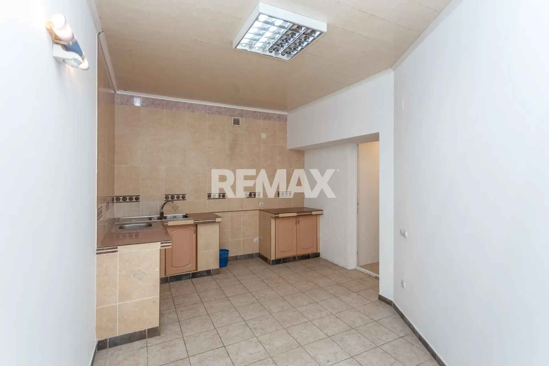 Free-purpose property, 110 m² — Image 2