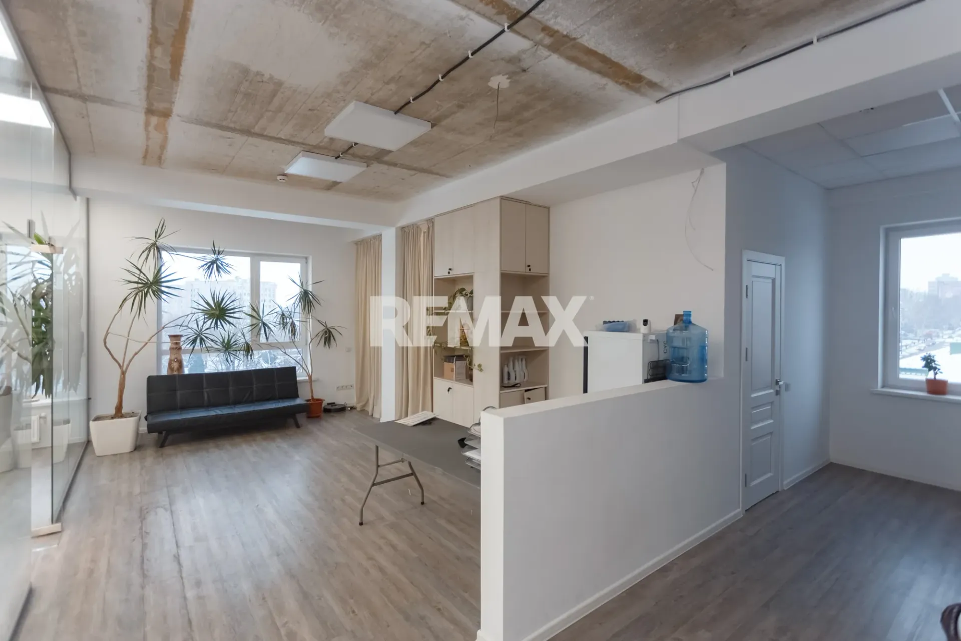 1-bedroom office, 180 m² — Image 1
