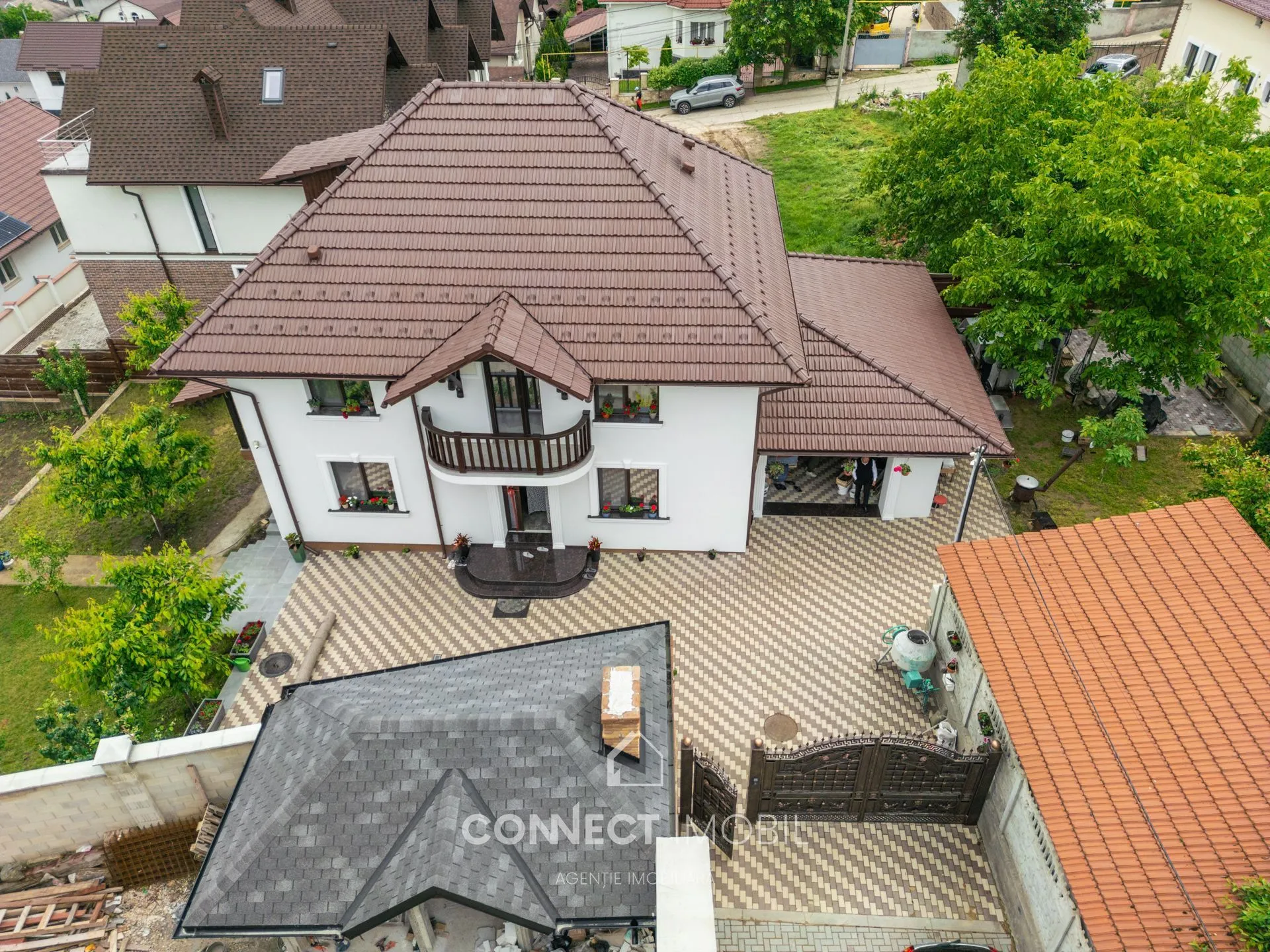 2-etaje casă, 265 m² — Imagine 1