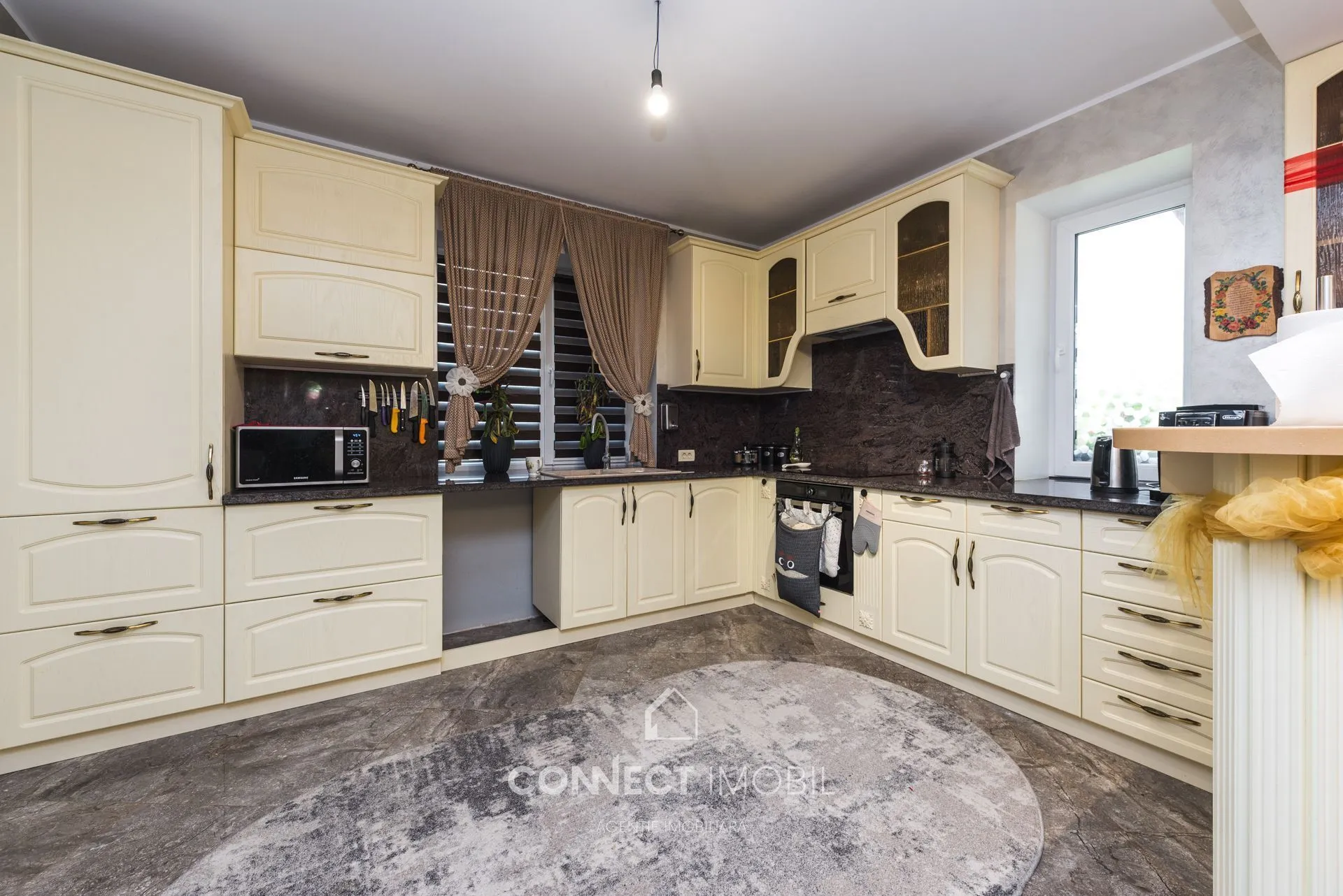 2-etaje casă, 265 m² — Imagine 2
