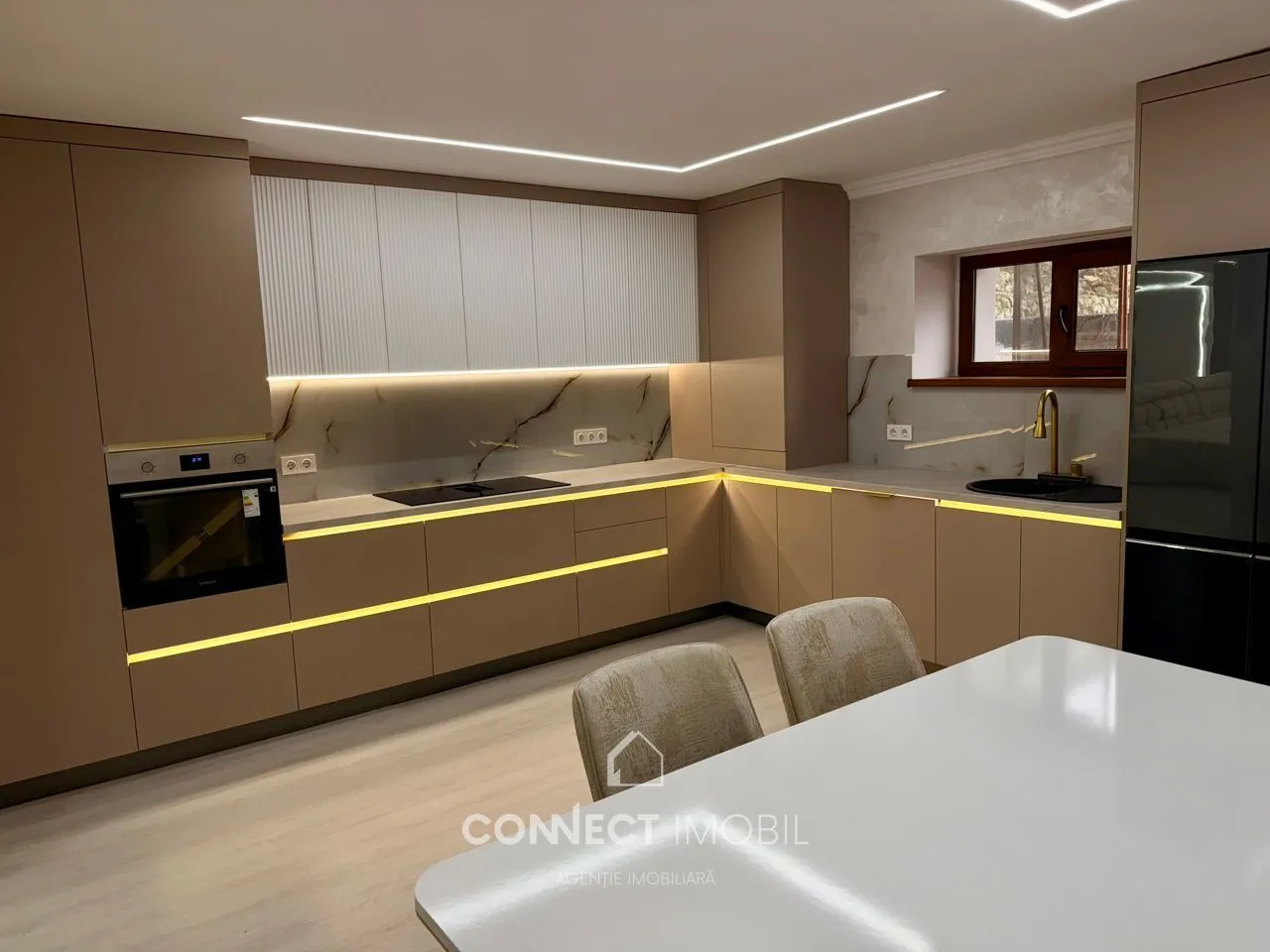 3-etaje casă, 350 m² — Imagine 2