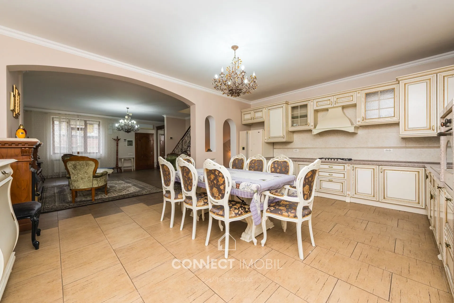 4-etaje casă, 256 m² — Imagine 2