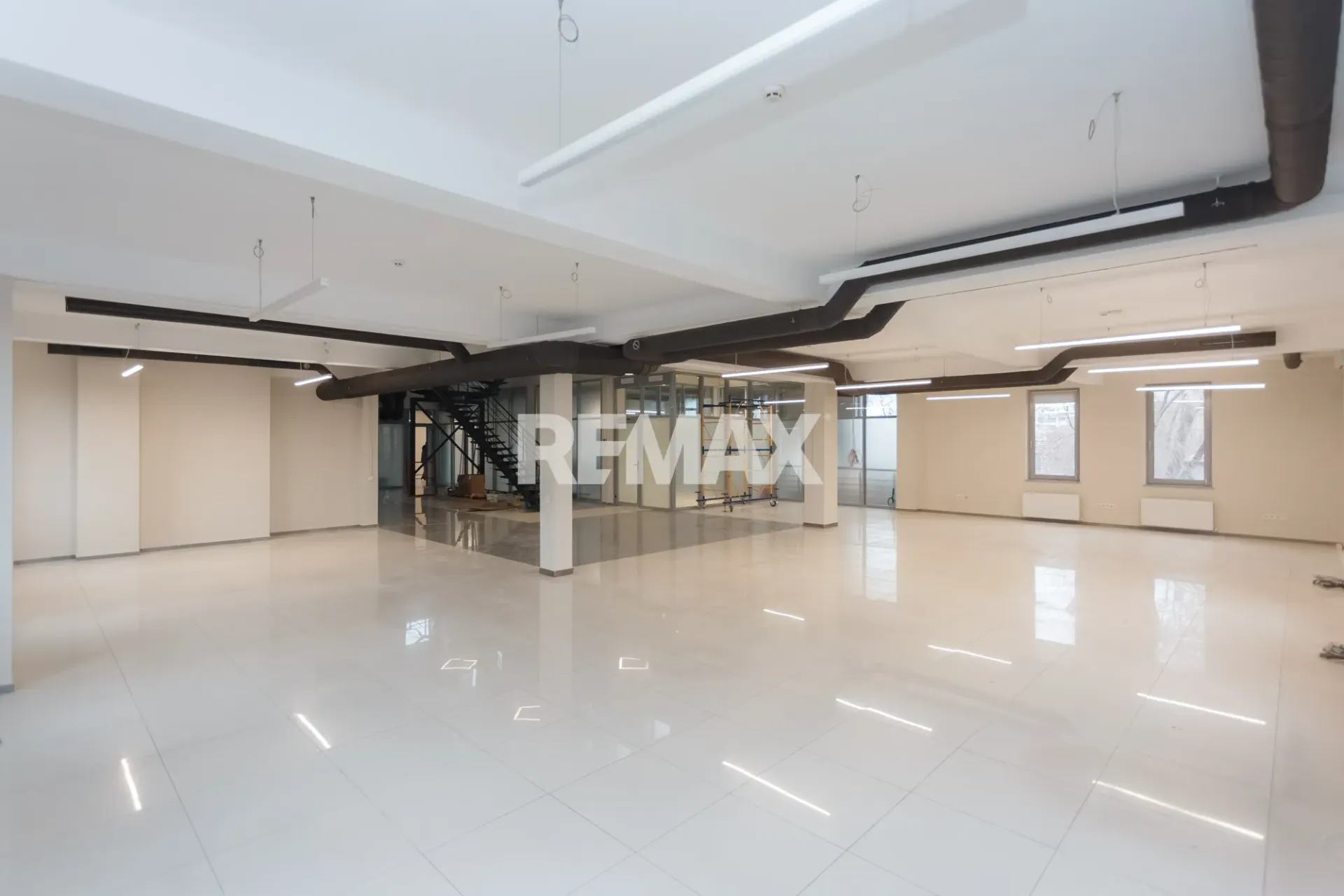 1-bedroom office, 430 m² — Image 8