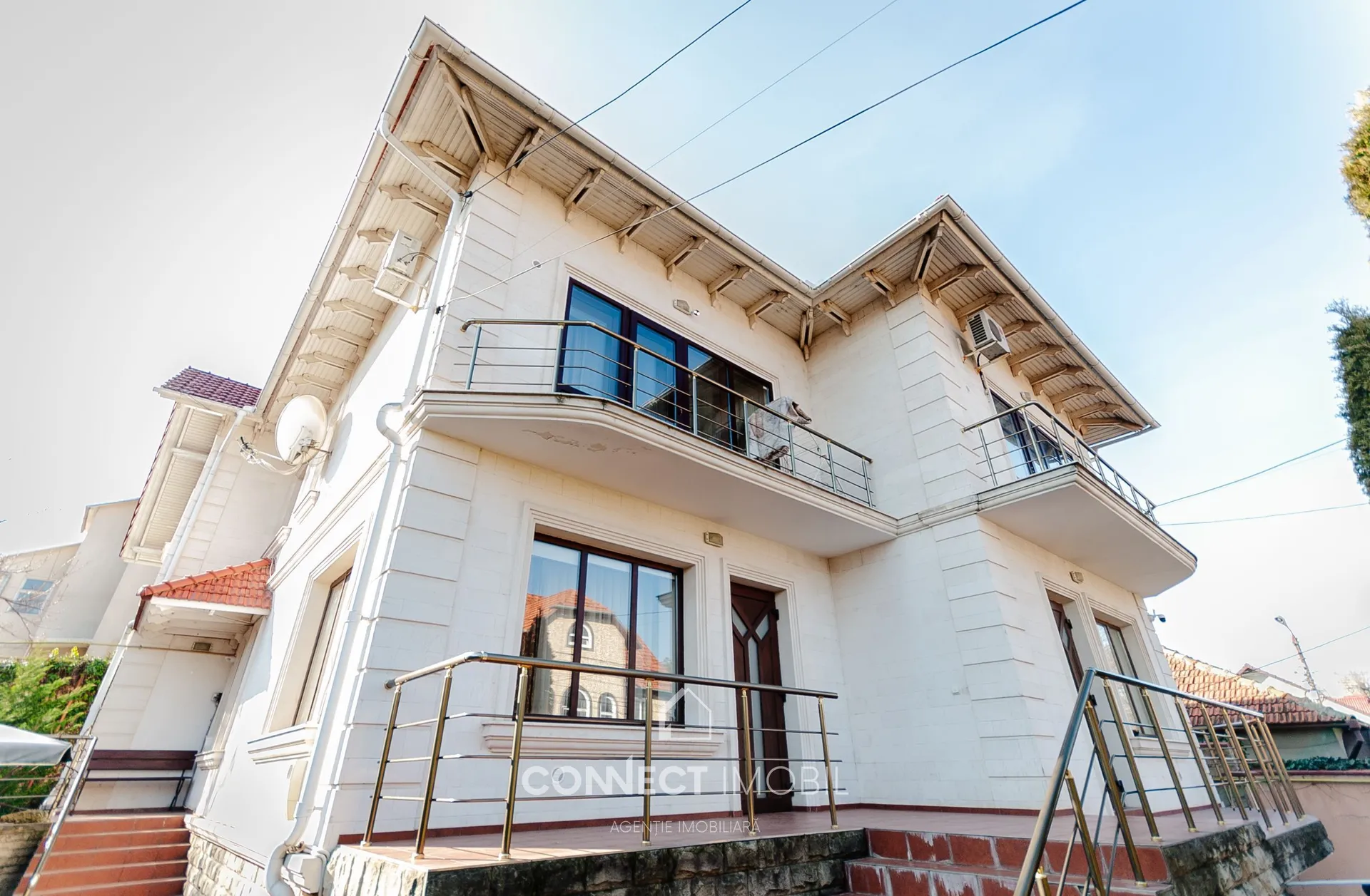 2-floor house, 250 m² — Image 1