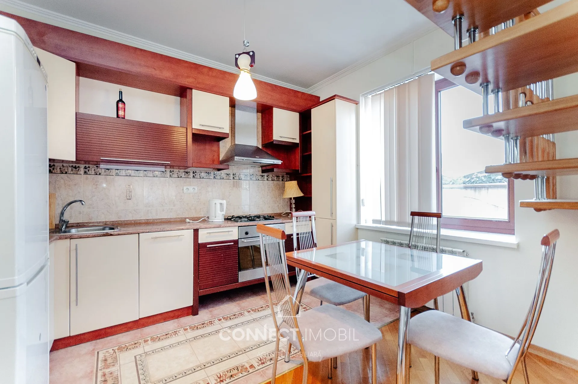 2-floor house, 250 m² — Image 2