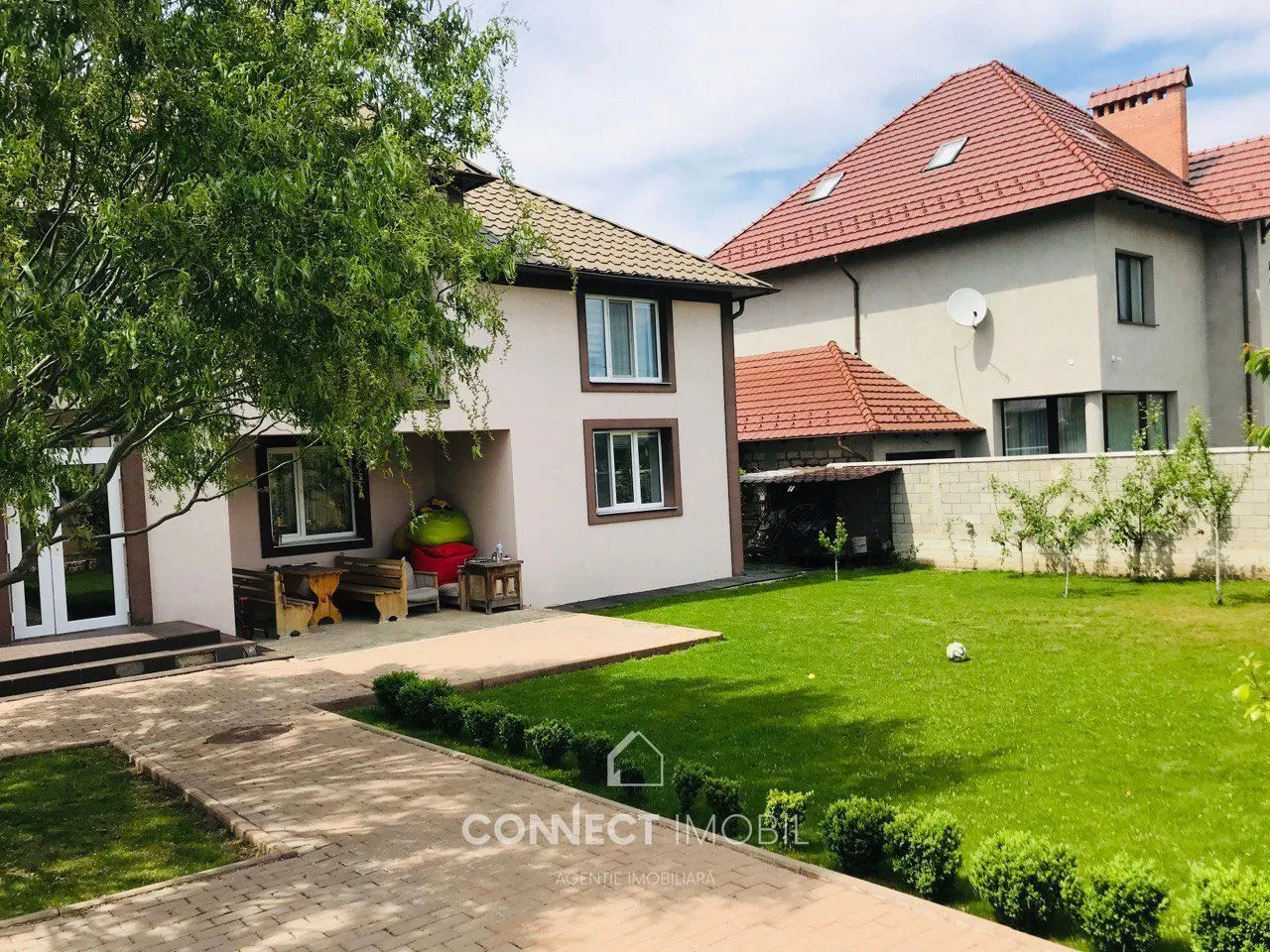2-floor house, 260 m² — Image 1