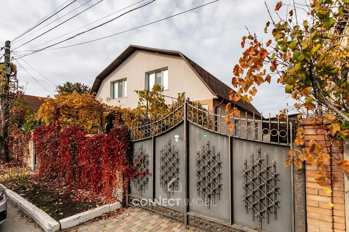 2-floor house, 210 m² — Image 1