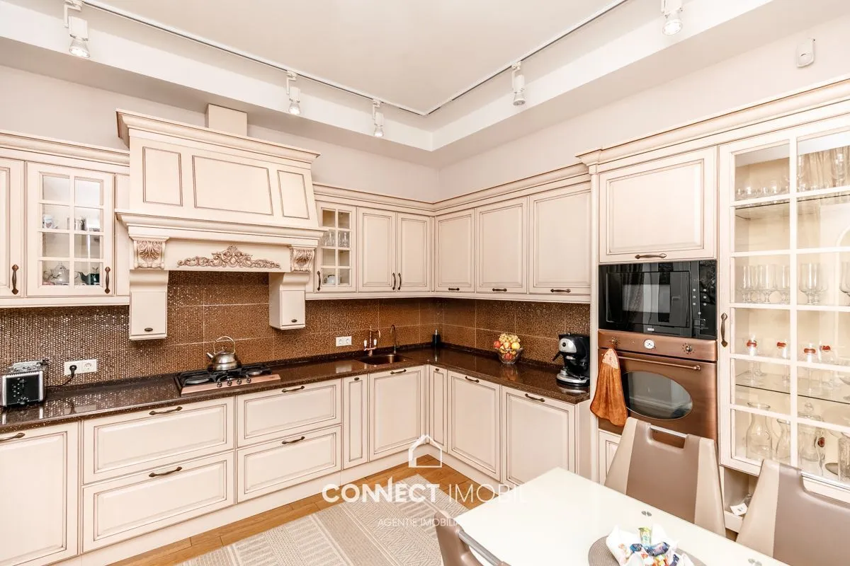3-этажный дом, 480 м² — Изображение 2