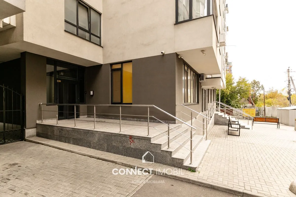 Commercial space, 152 m² — Image 1