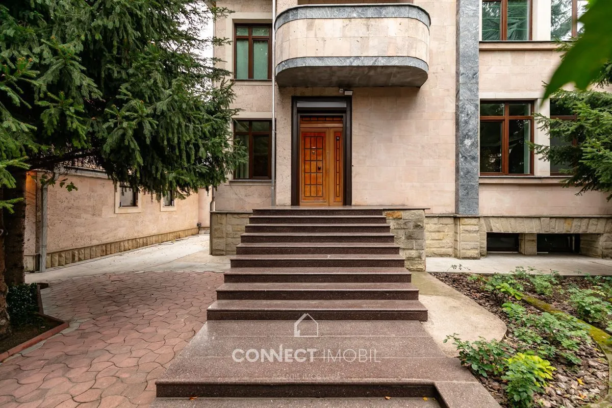3-этажный дом, 480 м² — Изображение 1