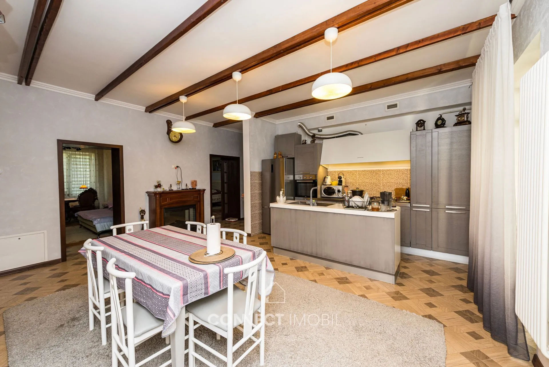 3-floor house, 550 m² — Image 2