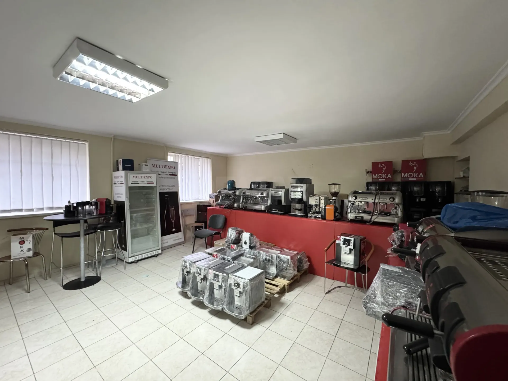 Free-purpose property, 184 m² — Image 1