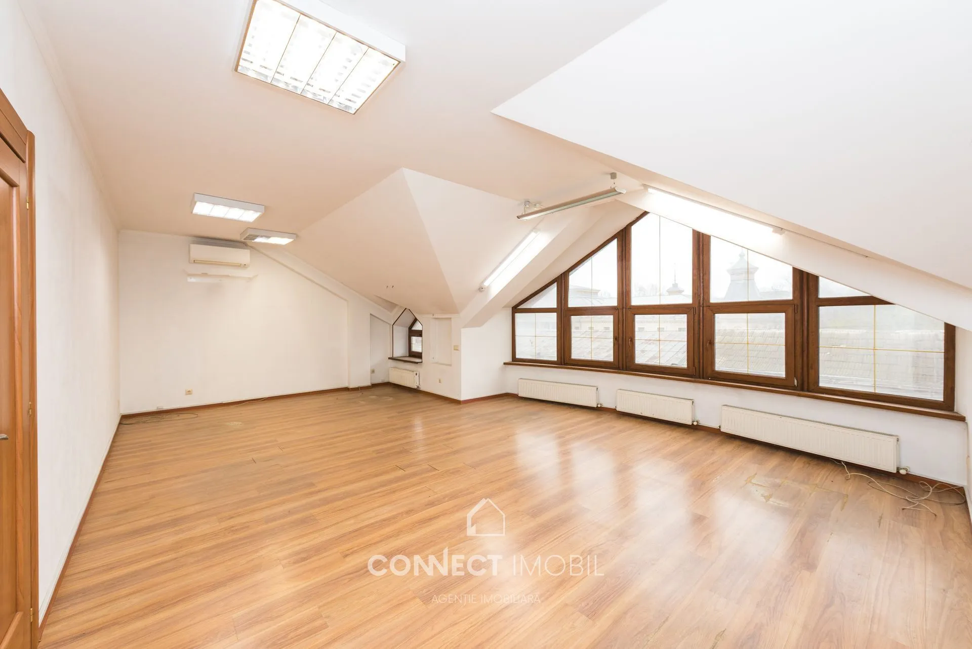 Spațiu cu destinație liberă, 600 m² — Imagine 1