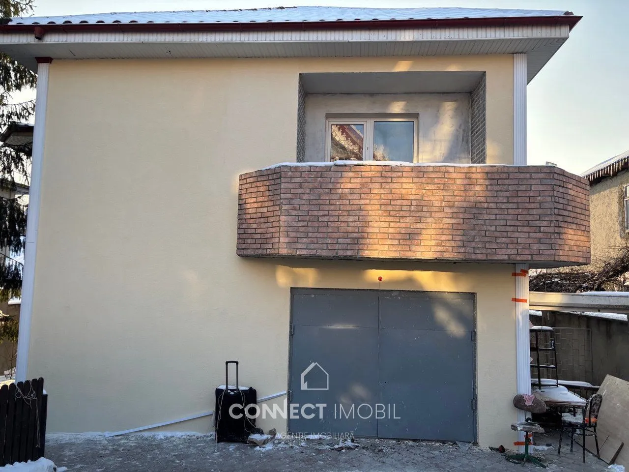 3-floor house, 300 m² — Image 1