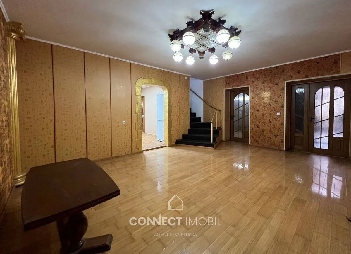 3-floor house, 300 m² — Image 3