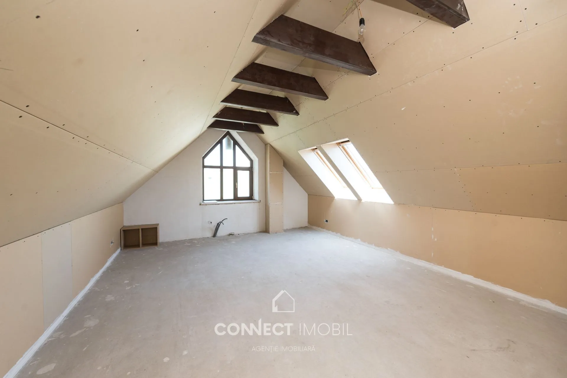 2-etaje casă, 500 m² — Imagine 2