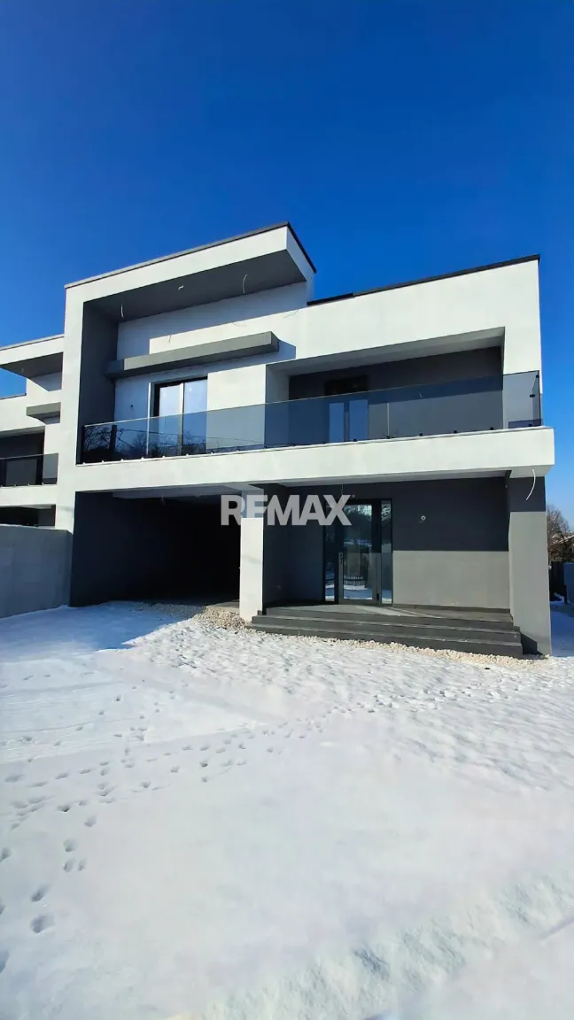 2-floor house, 315 m² — Image 1