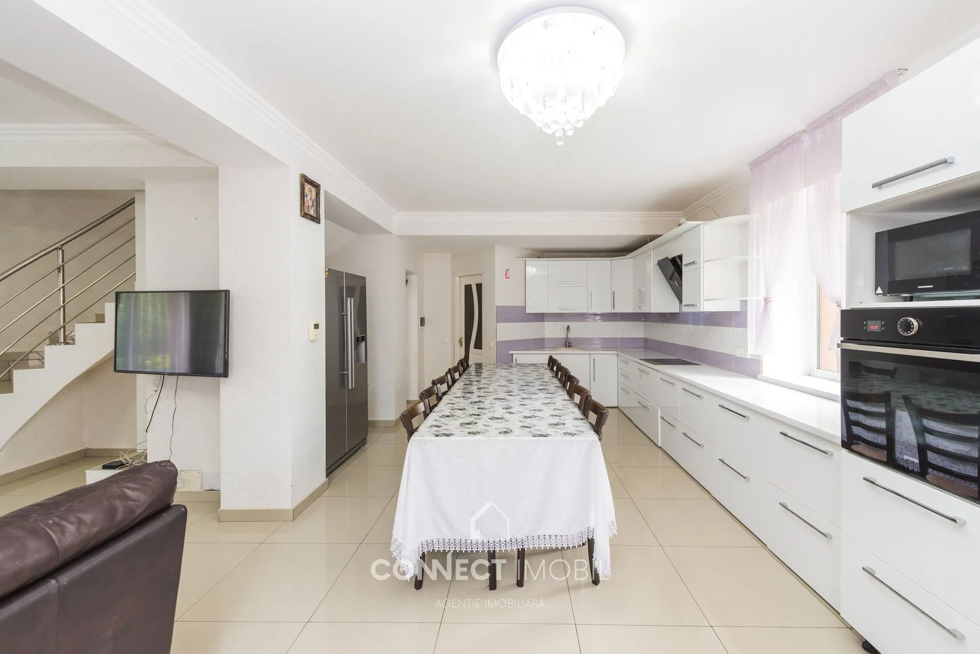2-etaje casă, 275 m² — Imagine 2